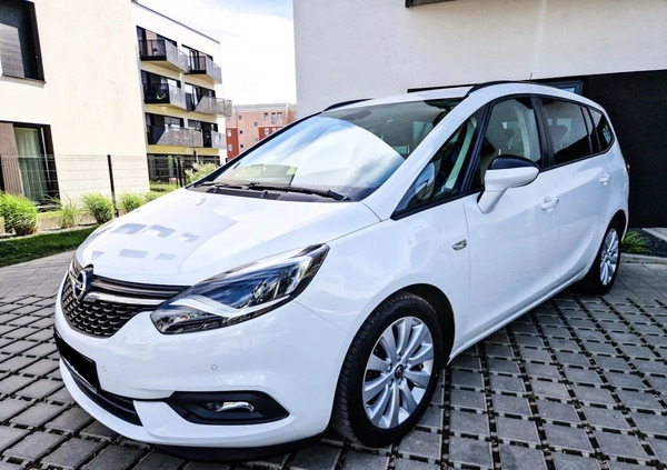 Opel Zafira cena 53900 przebieg: 199999, rok produkcji 2017 z Gniezno małe 301